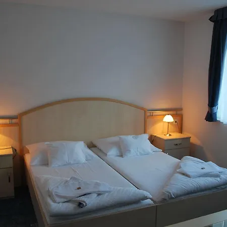 Fonix Hotel 3*